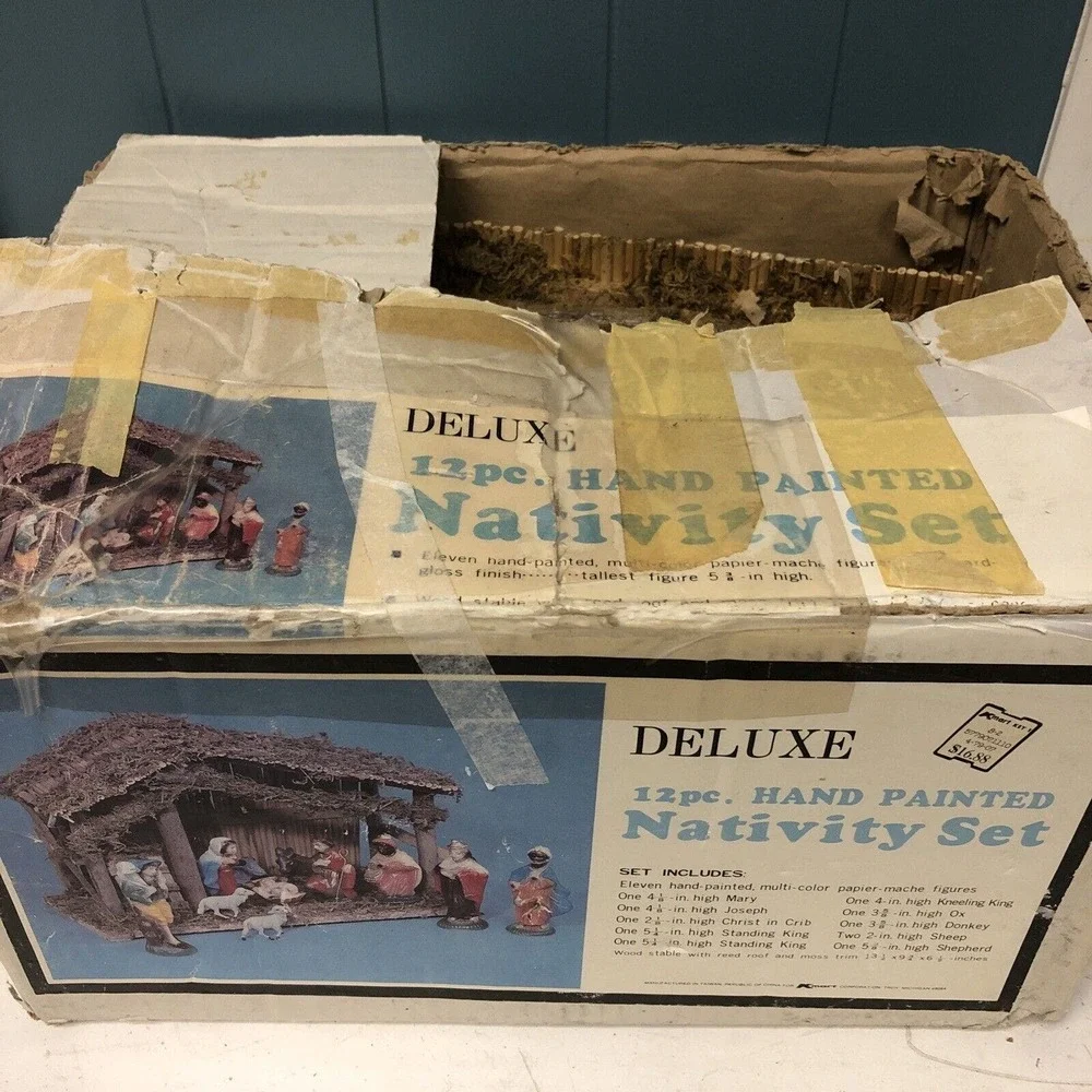 Vintage‎ Kmart 8 Pc. Hand Painted Nativity Set with Stable 10” x 14” Taiwan